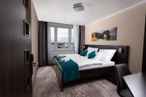 Business Room with Balcony