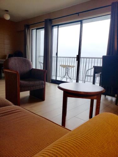 Ocean Front Full Kitchen Studio with Private Balcony, 1 Queen with sofa bed