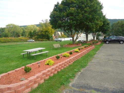 Relax Inn Elmira – Elmira, NY