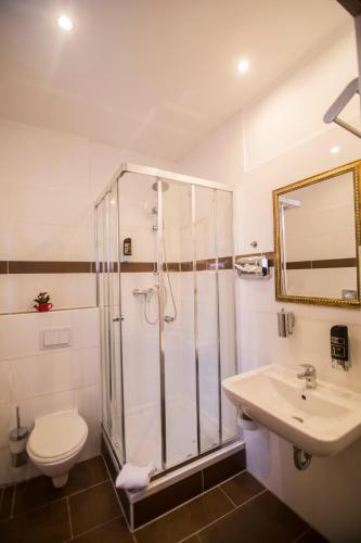 Ванна кімната, Hotel Heisede in Sarstedt