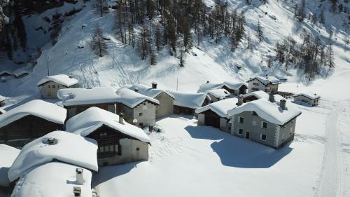 Hotel Ristorante Lagrev - image 9