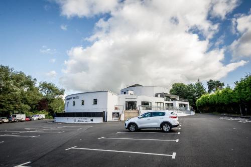 Waterfoot Hotel - image 5