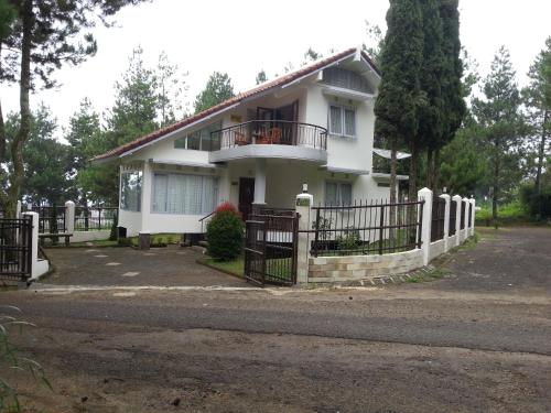 VILLA 5CEMARA