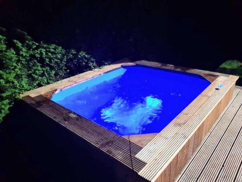 Bañera de hidromasaje, Vacation Home Mezsargi in Liepaja