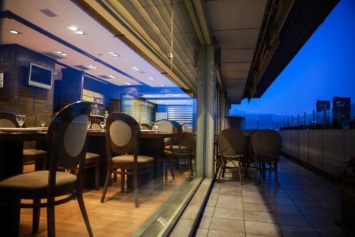 شرفة/ تراس, Boutique Princess Hotel in عمرانية