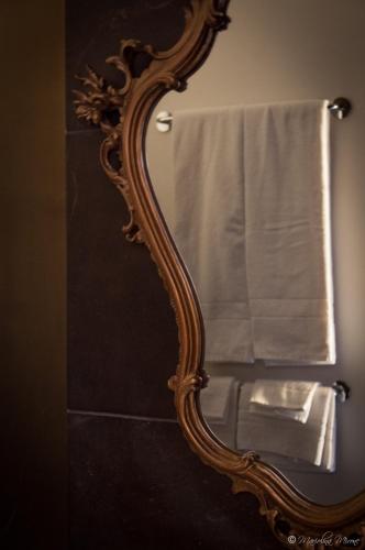 Eh13 Luxury Accommodation - Tap to explore photos