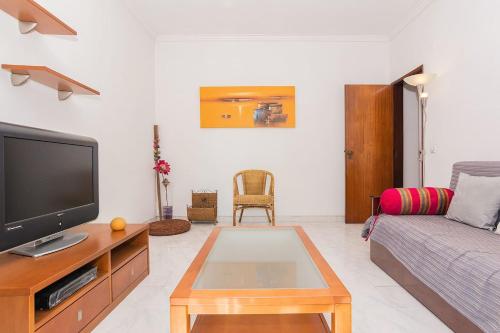  Cosy apartment in Almada, Pension in Almada