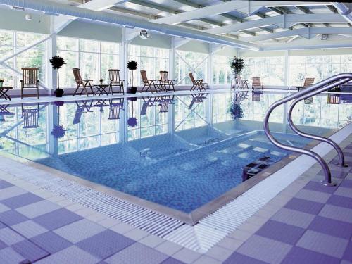 Swimming pool, Macdonald Crutherland House in South Side