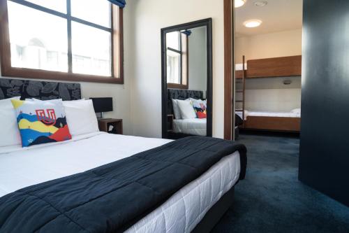 Family Suite with En Suite Bathroom