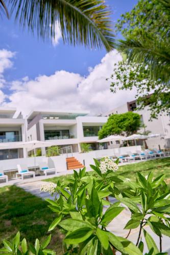 Les Estivales Beachfront Suites & Penthouses by LOV Mauritius