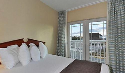 Gold Leaf Hotel of Dewey Gold Leaf Hotel of Dewey is perfectly located for both business and leisure guests in Dewey Beach (DE). The property offers a wide range of amenities and perks to ensure you have a great time. Service