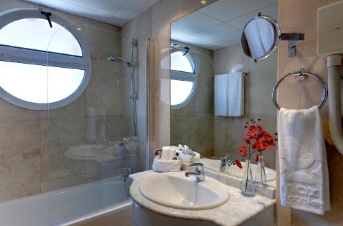 Hotel Madrid Torrejon Plaza - image 4