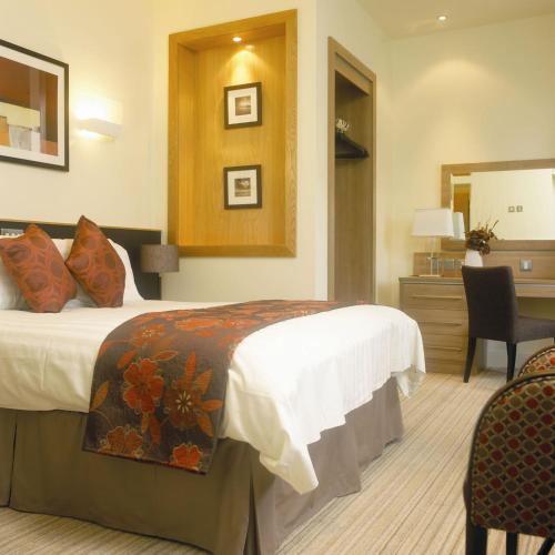 Strangford Arms Hotel - image 11