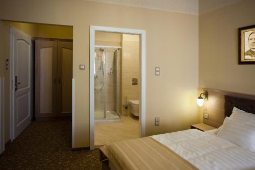 Barokk Hotel Promenád - image 11