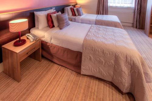 Strangford Arms Hotel - image 3