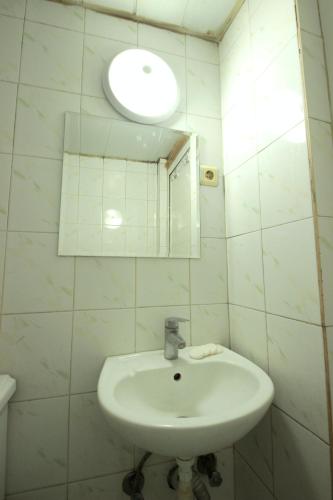 Istanbul Metro Hotel – Istanbul, FL