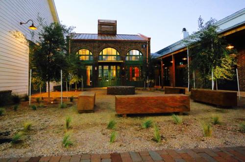 Cavalry Court, by Valencia Hotel Collection in College Station, USA
