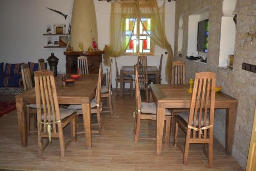 레스토랑, Maison d'hôtes Tinwitchi (Maison d'hotes Tinwitchi) in 아질랄