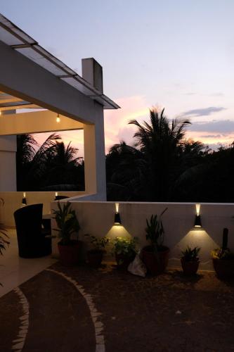 Green Roof - Family Room