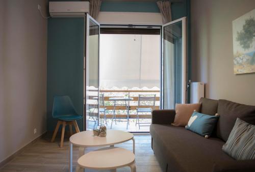 Chic and Minimal apartment close to Thissio Metro, Athen