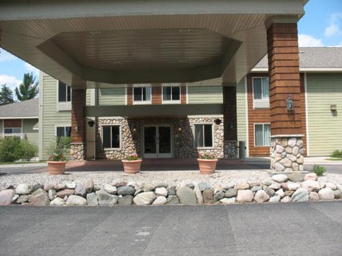 Pellston Lodge - image 7
