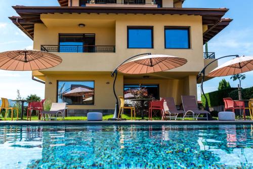 Villa EM in โลเซเนท์