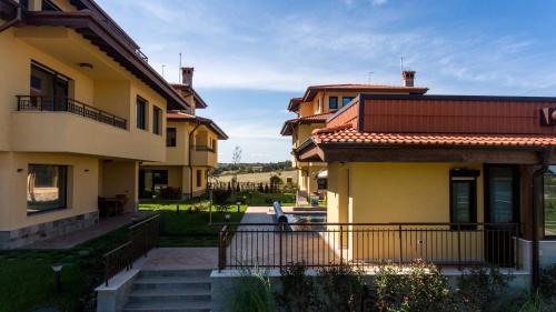 Villa EM in โลเซเนท์