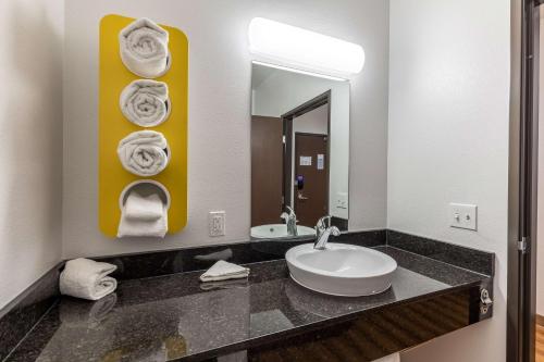 Motel 6-Las Vegas, NV - Motor Speedway, Las Vegas (photo 10)