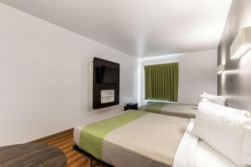 Motel 6-Las Vegas, NV - Motor Speedway, Las Vegas (photo 7)