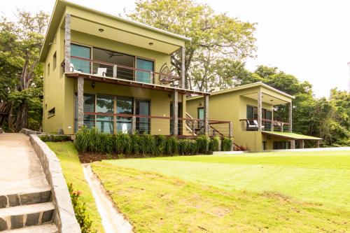 Cocobolo Beach Boutique Hotel in Santa Cruz