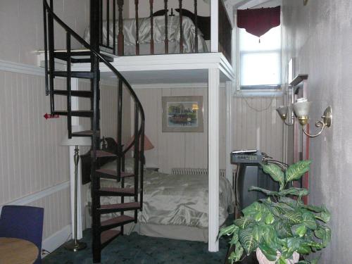 463 Beacon Street Guest House Image 40