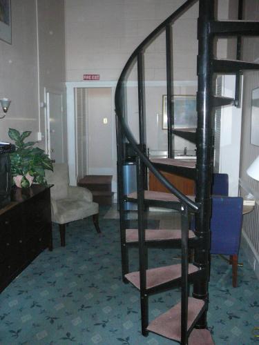 463 Beacon Street Guest House Image 37