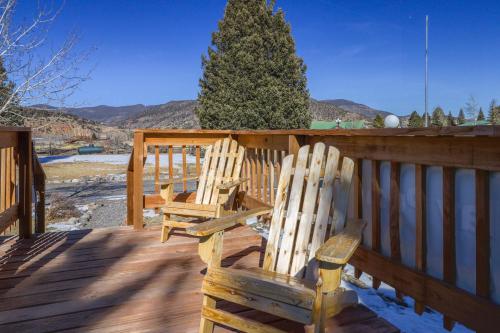 Foothills Lodge And Cabins In Co