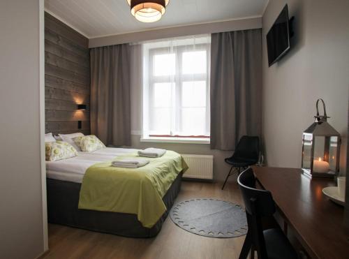 2 twin beds