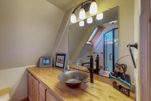 Stiles Mountain Hideaway - main image
