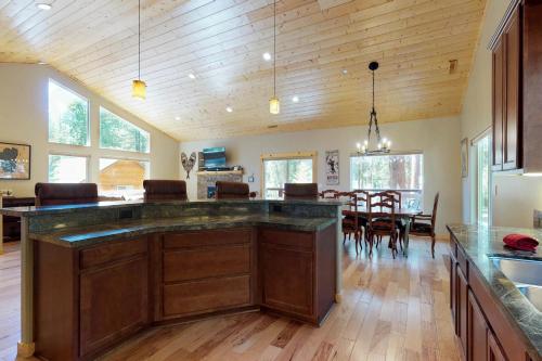 Pine Luxury - main image