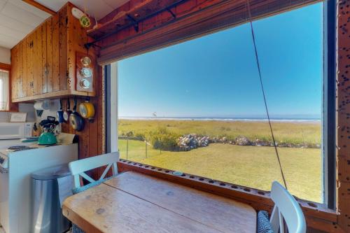 Beachfront Cabin - image 7