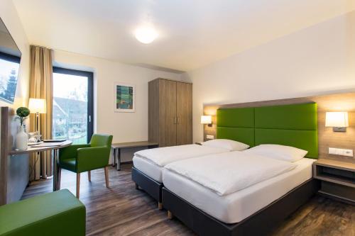 2 twin beds