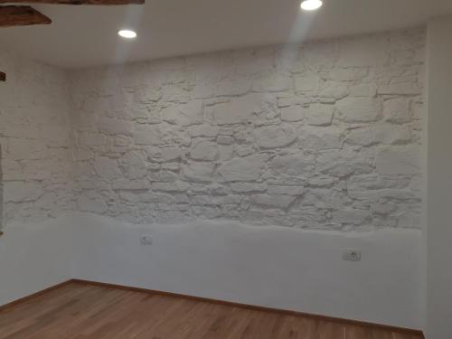 Stone Wall Apartment Izola