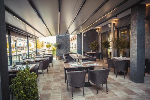 餐廳, Orion Apartman in 沙瓦