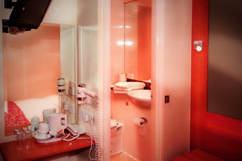 Westbury Hotel Kensington - image 14