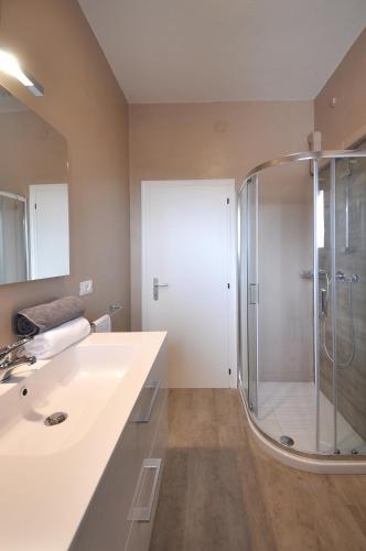 Apartment image 3