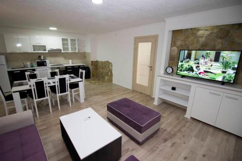 Apartment Garden - main image