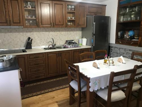 virtuve, Guest House Sabriu in Rabdisht