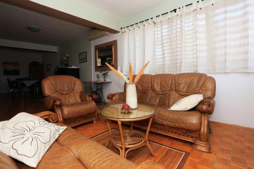 House KIA - image 2