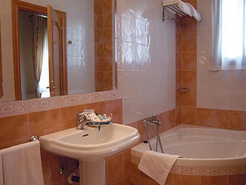 La Posada de Los Comediantes - image 11