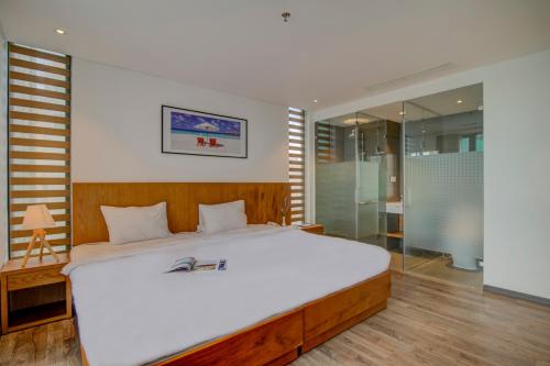 Deluxe Double or Twin Room with Ocean View image 4