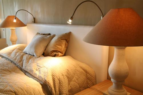 1 queen bed, 1 sofa bed