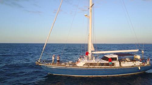 Serenity Boatel in San Juan