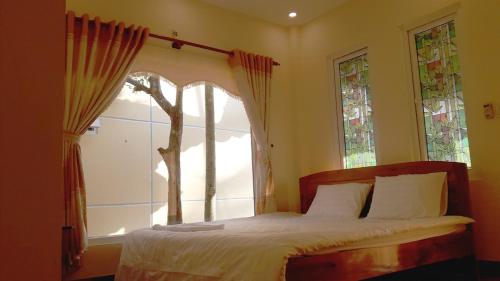 1 king bed, 1 queen bed